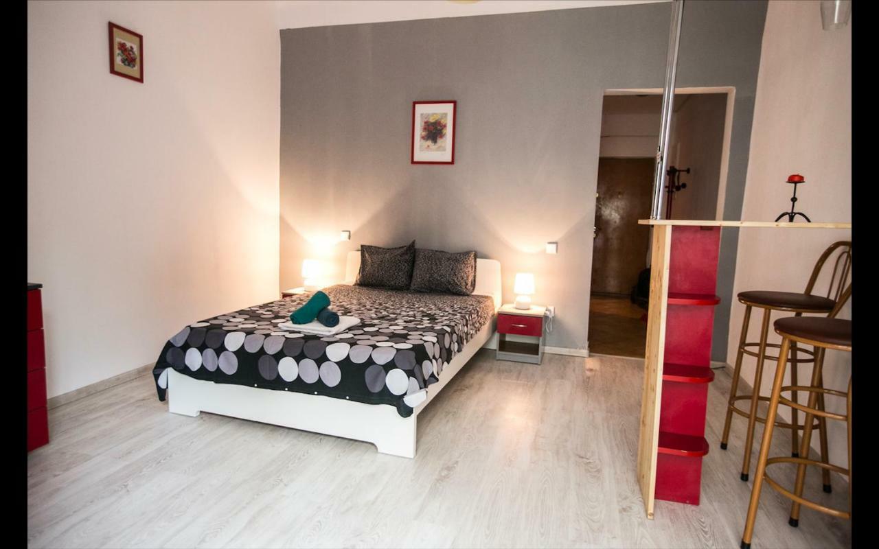 Cismigiu Garden Studio Appartamento Bucarest Esterno foto