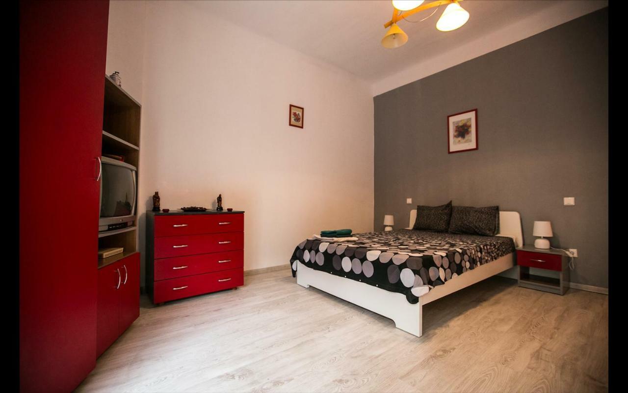 Cismigiu Garden Studio Appartamento Bucarest Esterno foto